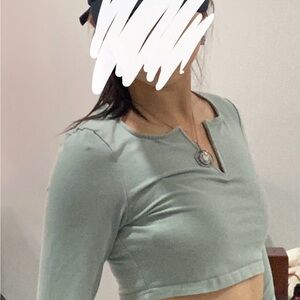 Women's Sage Green Long Sleeve Crop Top